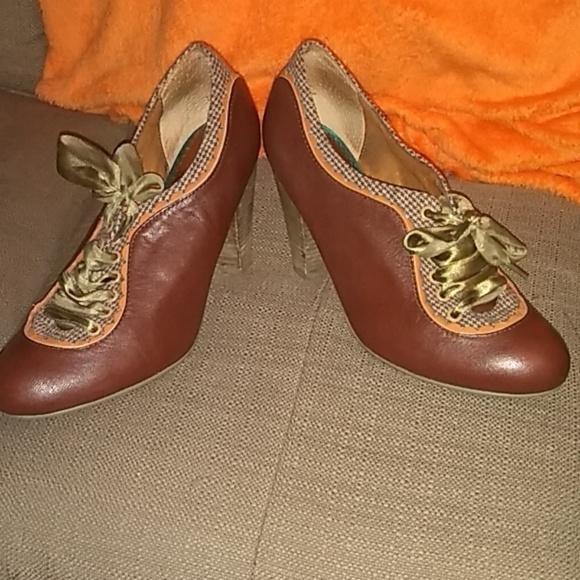 Bowling style heels - Picture 1 of 1